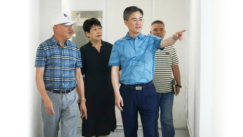 奉贤区政协主席陈勇章赴海湾镇走访调研pp电子制药